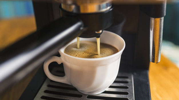 Wybór ekspresu do kawy – co należy wiedzieć przed zakupem?