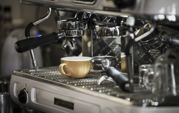 Gdzie najlepiej kupić ekspres do kawy dla biura?